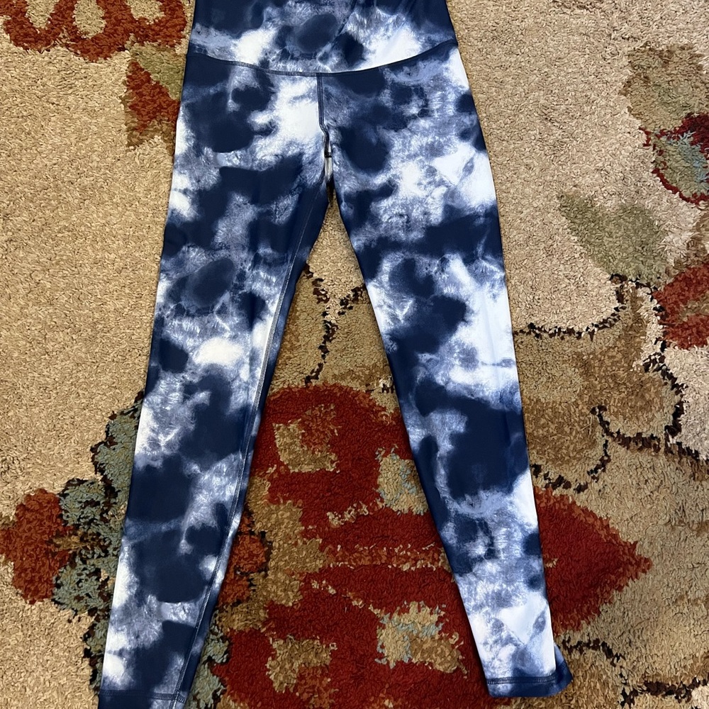 Like New Old Navy Active Powersoft High Waist Leggings. Size medium.